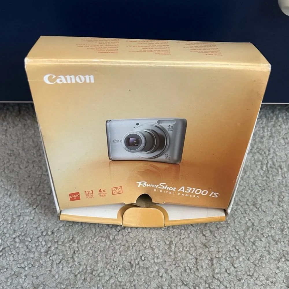 Canon PowerShot A3100 IS Digital Camera w/ Charger, Battery / NO Memory Card